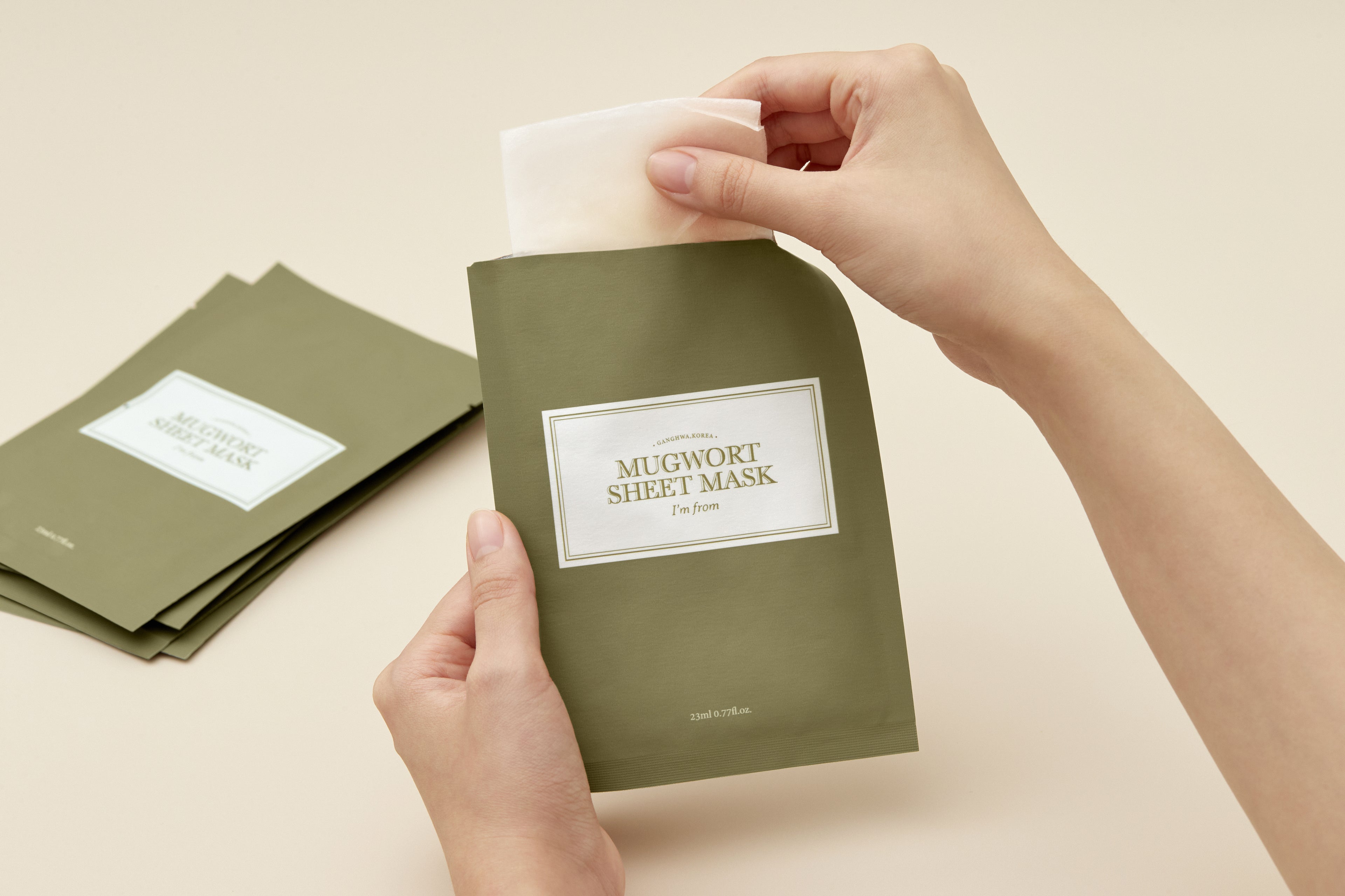 Заспокійлива тканинна маска з екстрактом полину I&