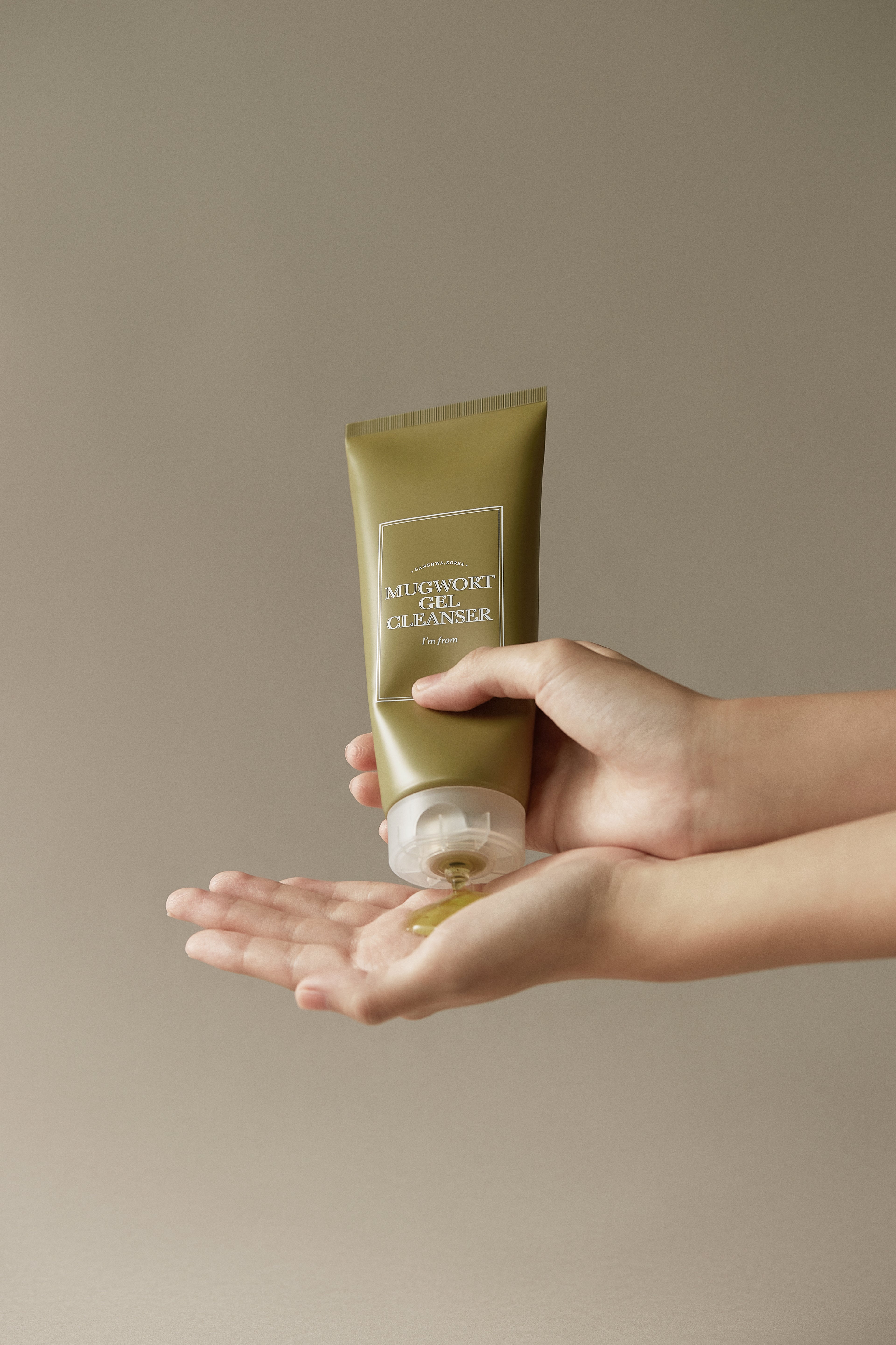 Гель для вмивання з екстрактом полину I`M FROM Mugwort Gel Cleanser