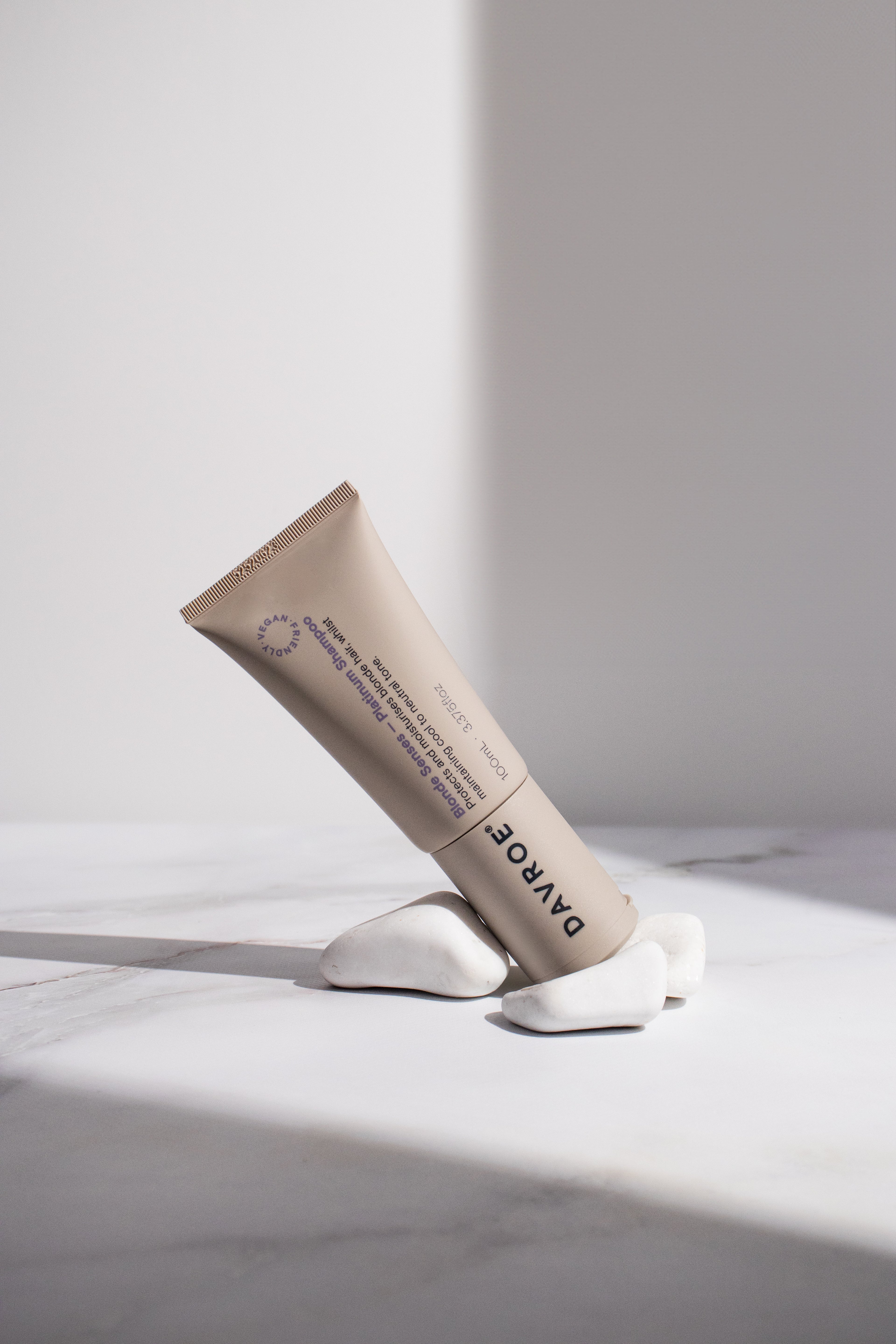 Тонуючий шампунь для світлого волосся BLONDE SENSES PLATINUM SHAMPOO