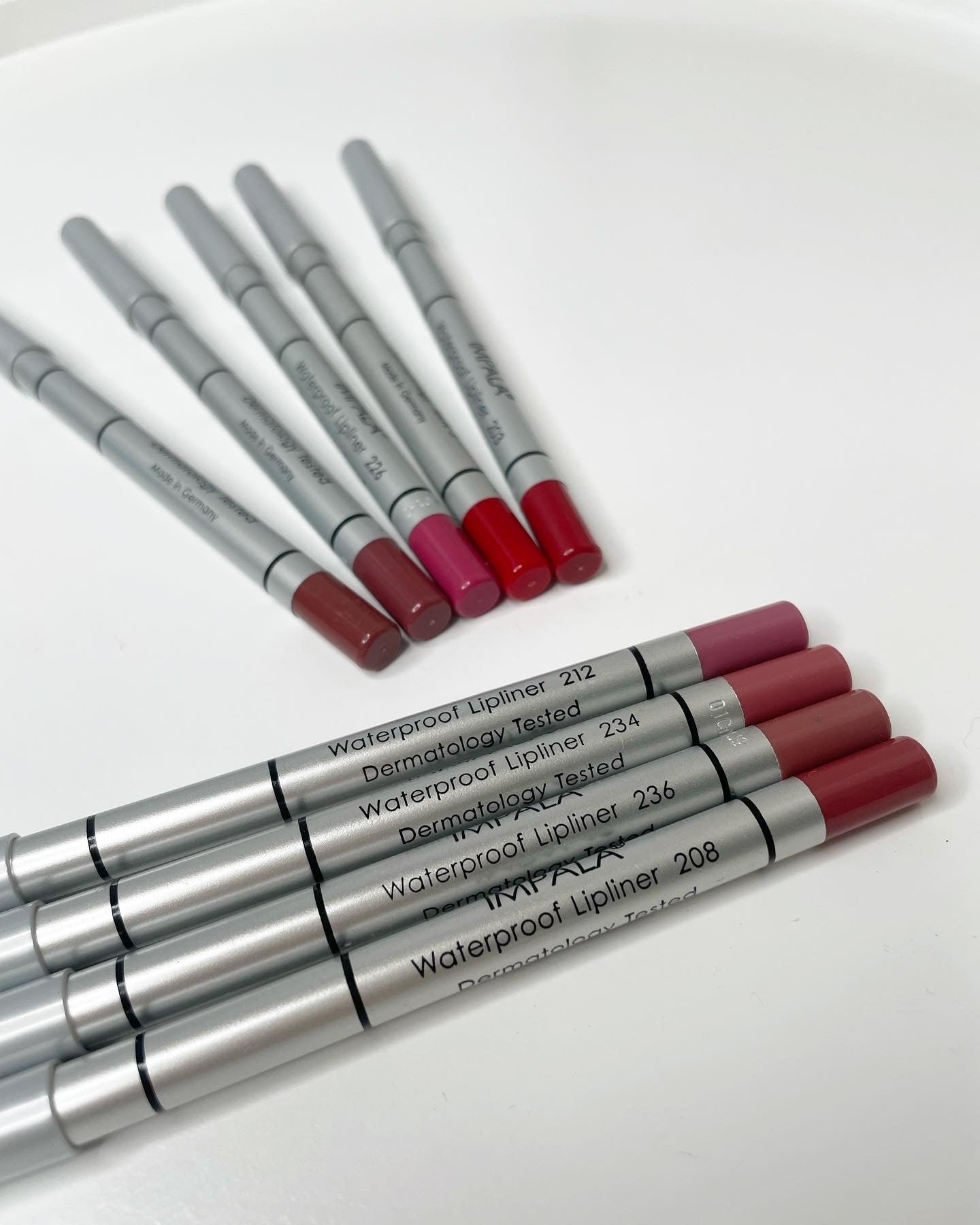 Водостійкий олівець-татуаж для губ Impala Waterproof Lipliner