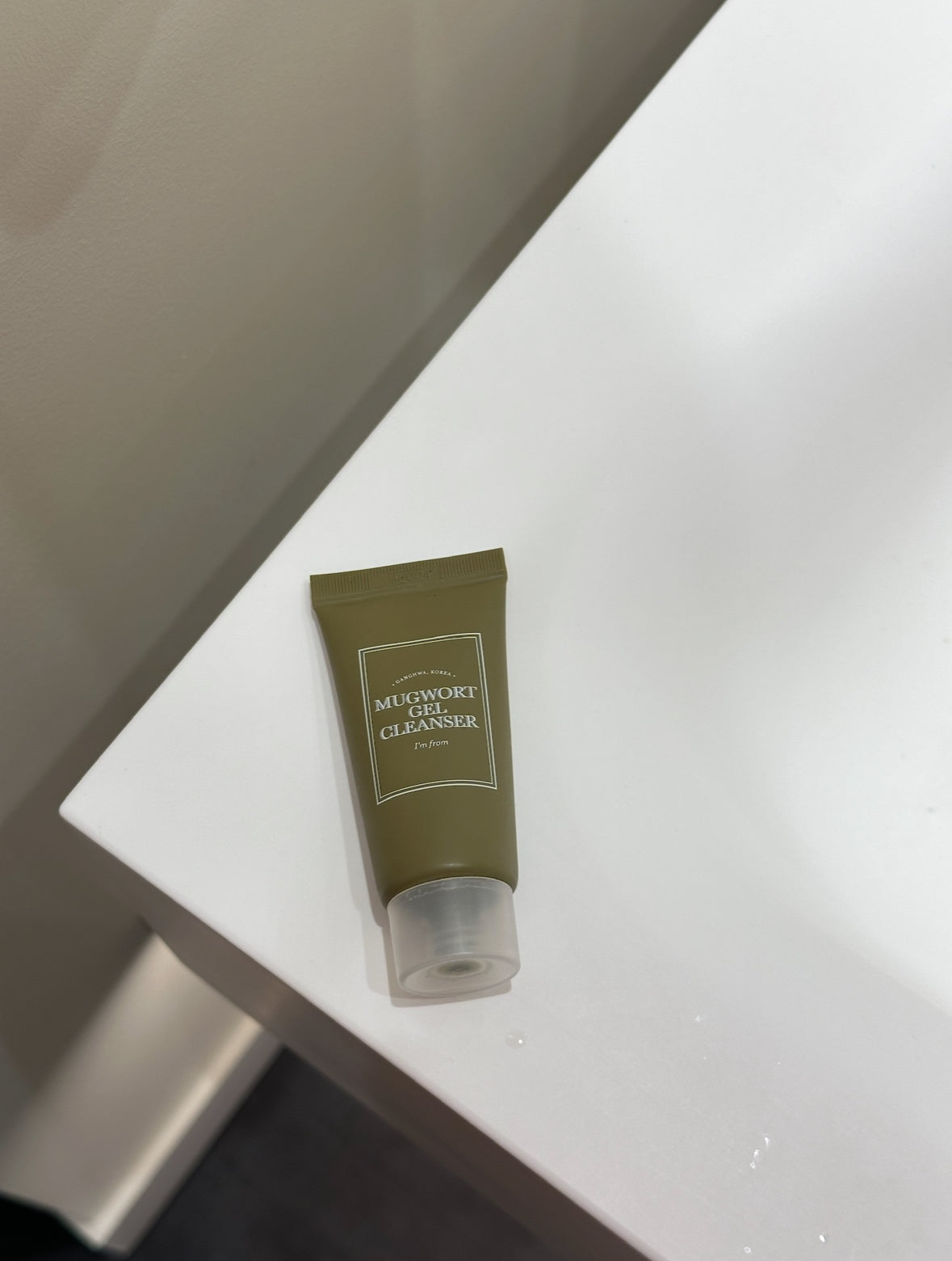 Гель для вмивання з екстрактом полину I`M FROM Mugwort Gel Cleanser