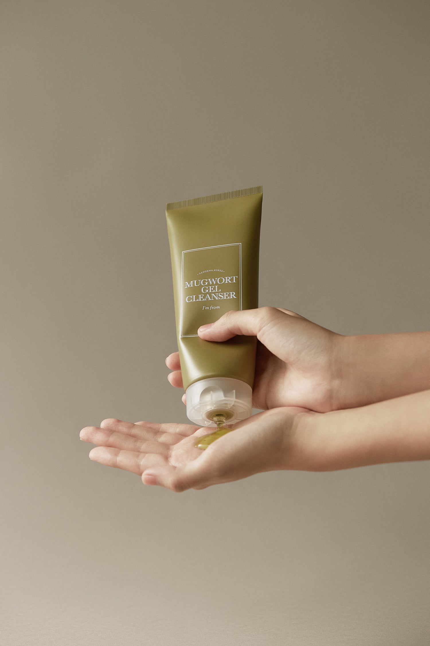 Гель для вмивання з екстрактом полину I`M FROM Mugwort Gel Cleanser
