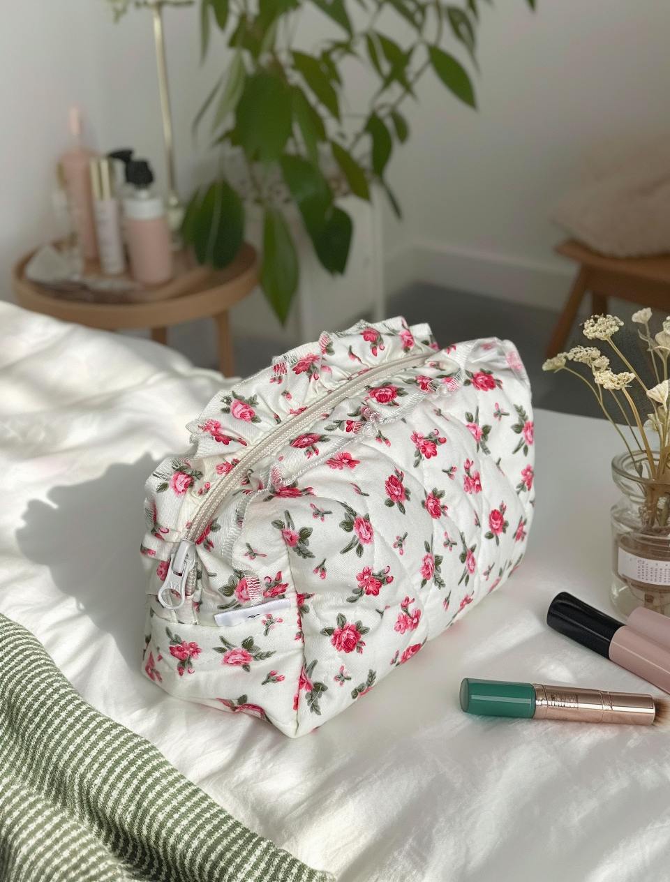Косметичка квітчаста з рюшами Kvituchi