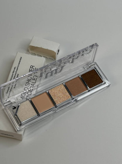 Палетка тіней для повік UNLEASHIA Mood Shower Eye Palette