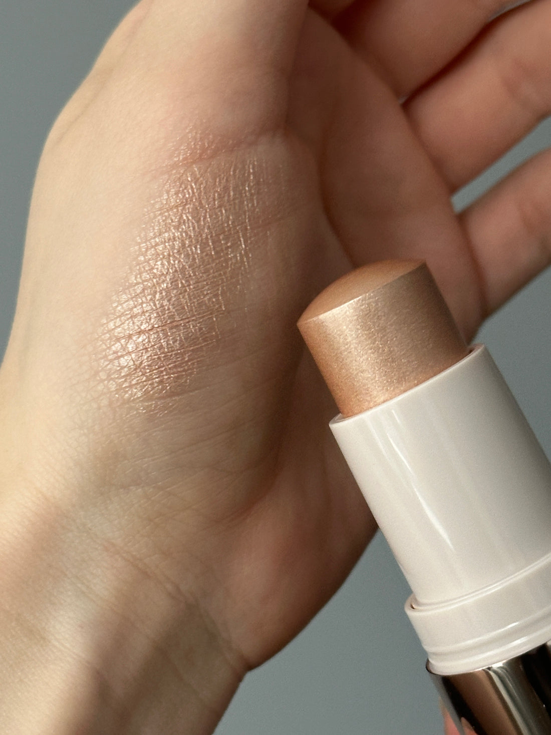 Кремовий хайлайтер у стіку Paese BUTTER BLEND Glow Stick 01 Fresco