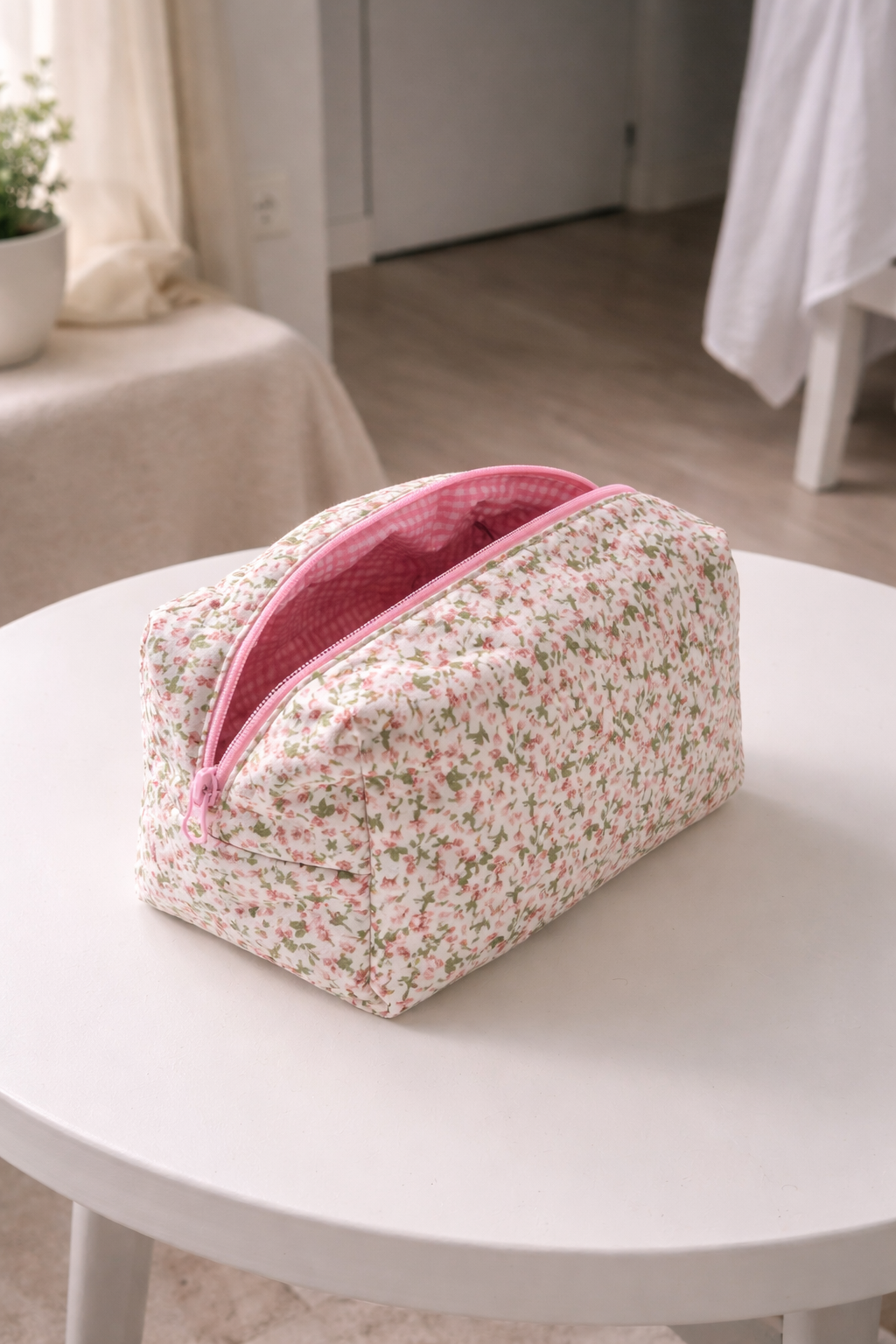Косметичка з дрібним квітковим принтом Kvituchi
