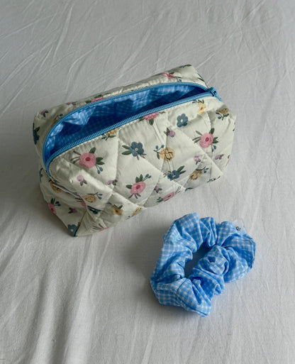 Косметичка квітчаста з блакитною підкладкою Kvituchi