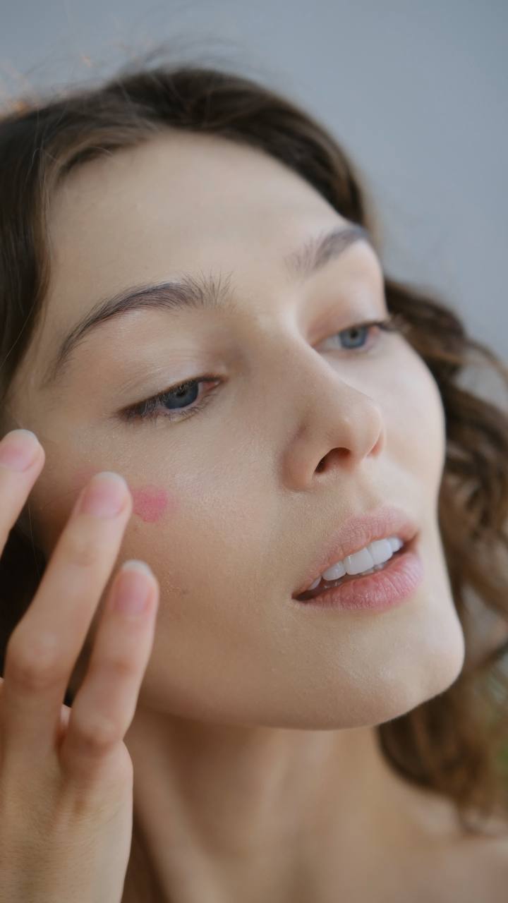 Кремові румʼяна Paese Creamy Blush Kissed