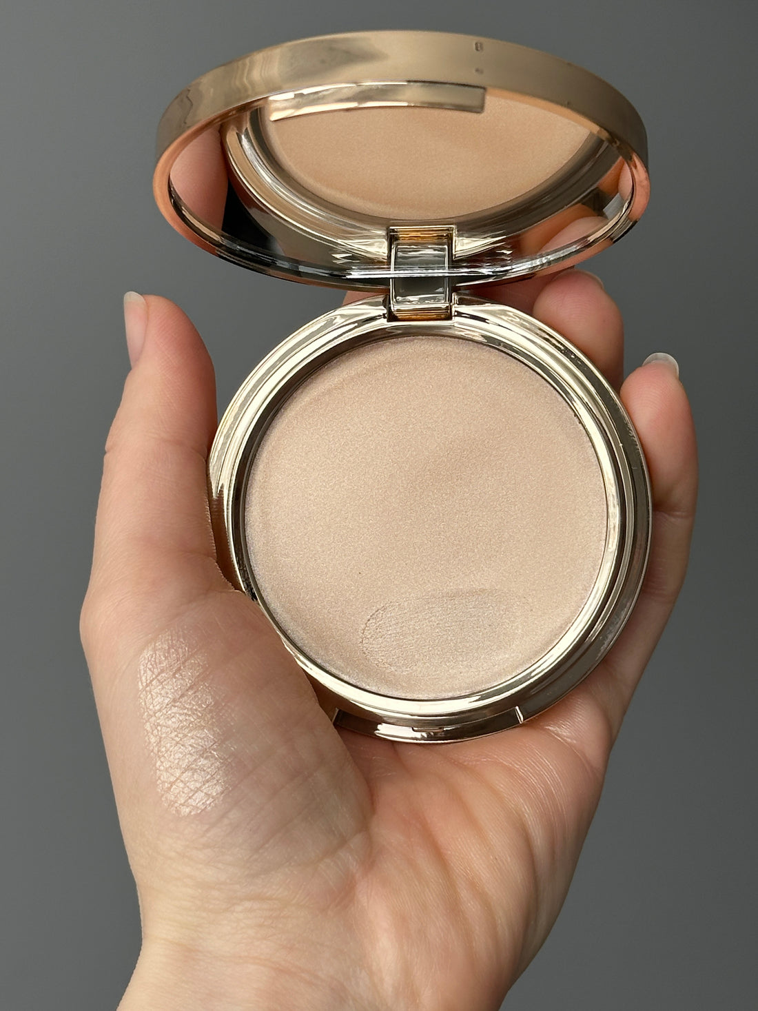 Кремовий хайлайтер з ефектом скляної шкіри Paese Selfglow