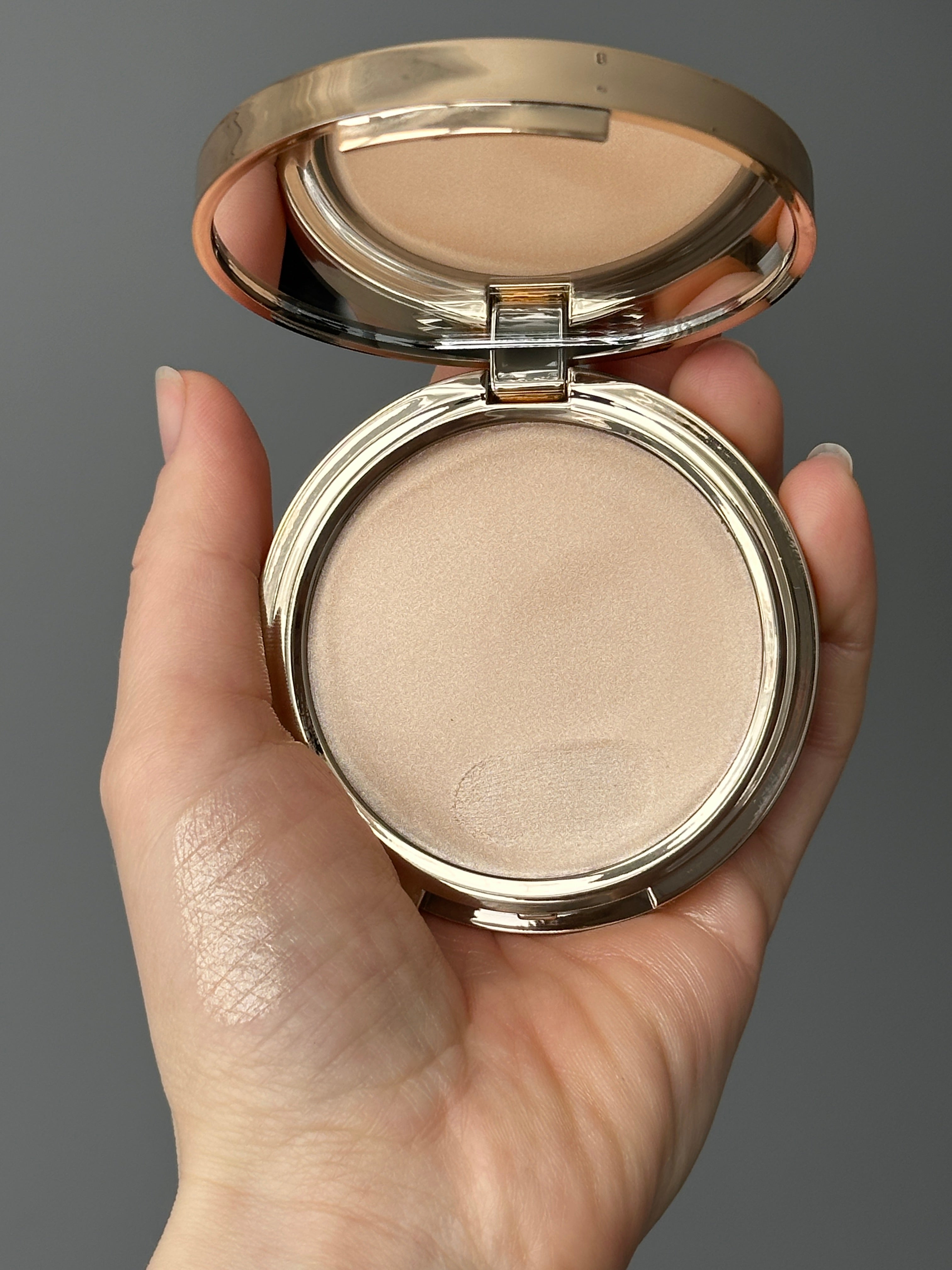 Кремовий хайлайтер з ефектом скляної шкіри Paese Selfglow