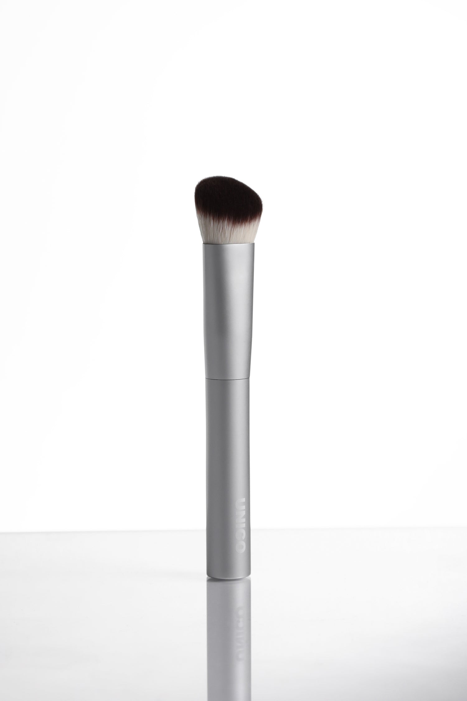 Пензель для тональної основи Unico Flawless Foundation